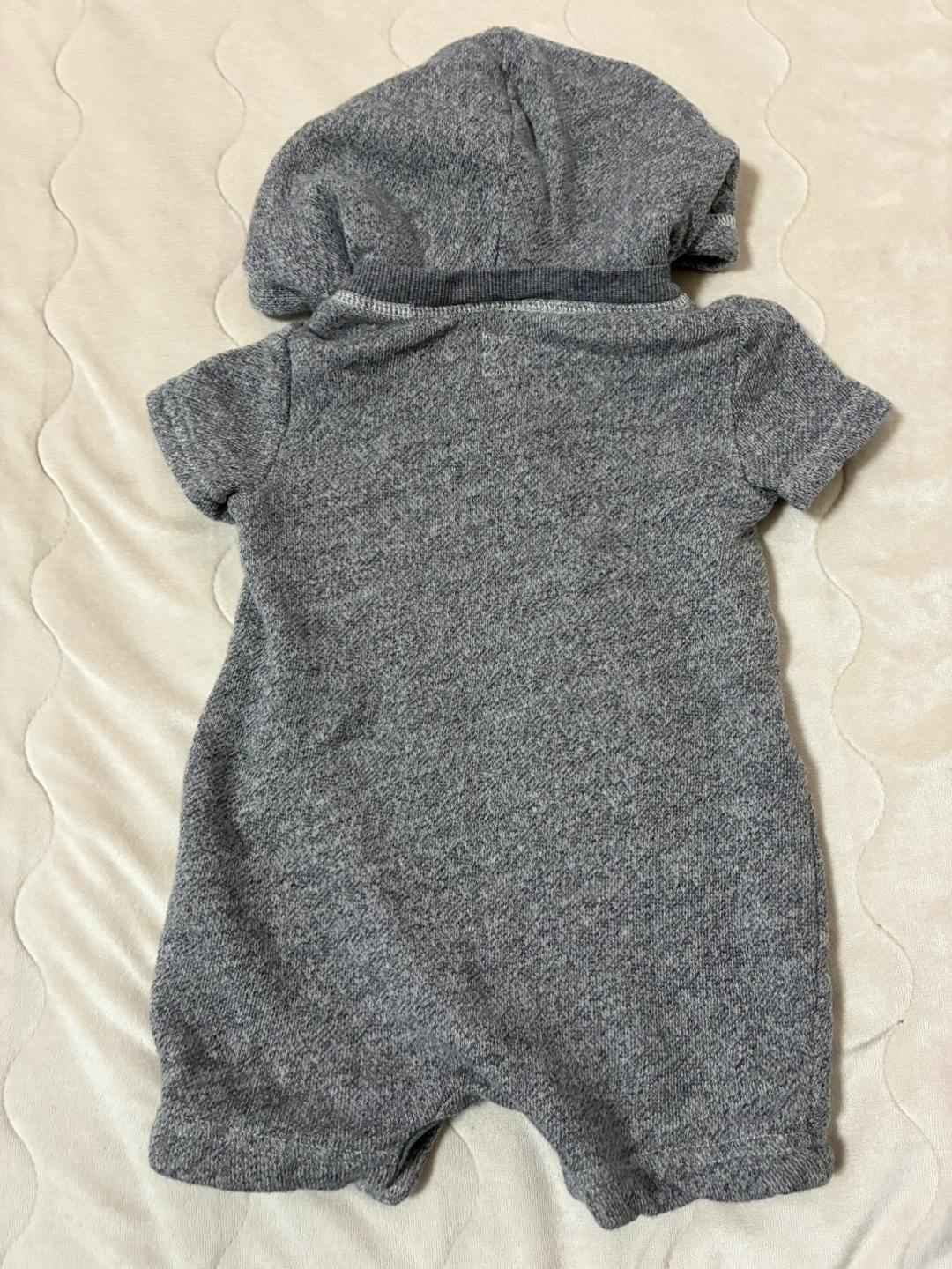 babyGAP ベビーロンパース グレーの写真2枚目