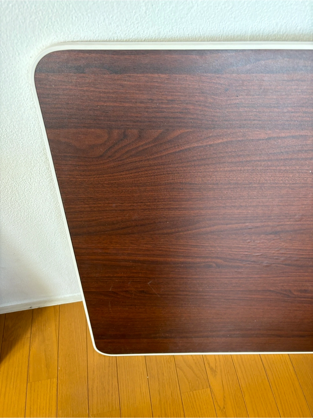 こたつテーブル 白と茶色のリバーシブルの写真2枚目