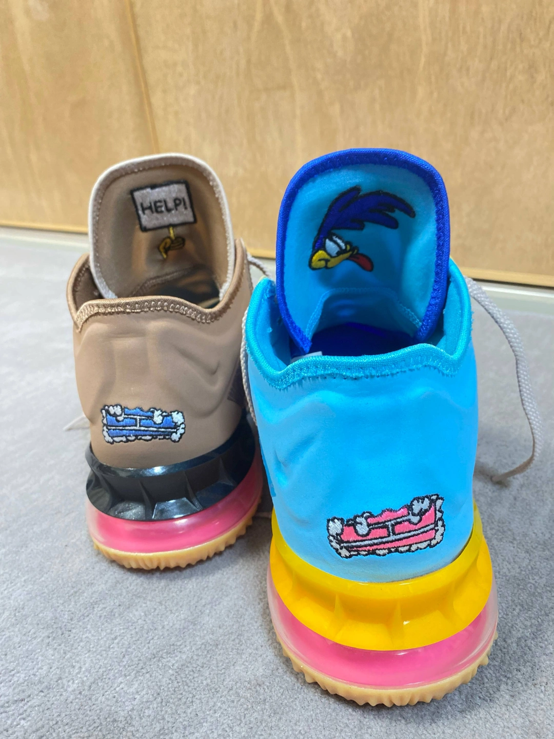 レブロン18 NIKE スニーカー TUNE SQUADの写真2枚目