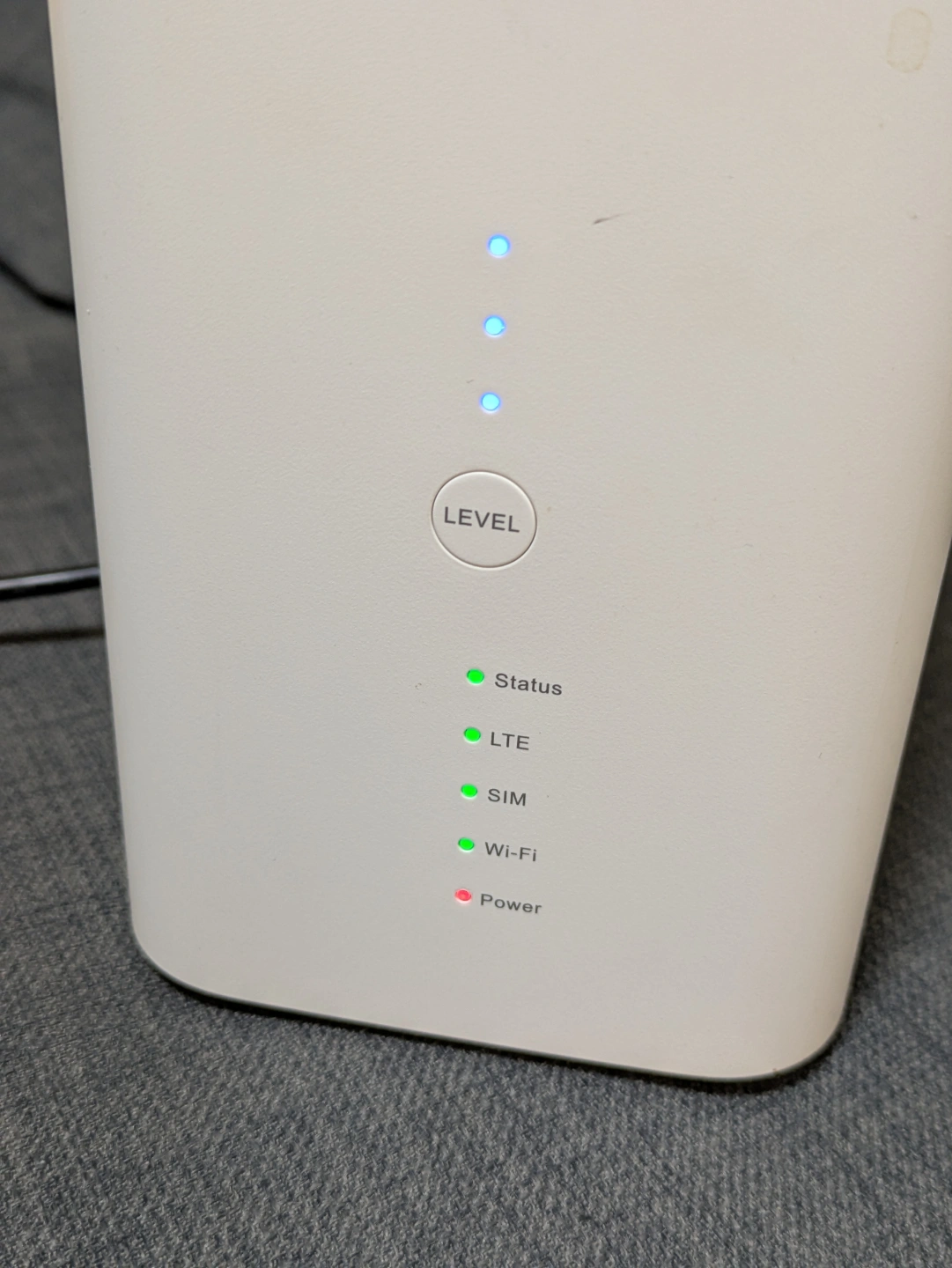 SoftBank Wi-Fiルーターの写真2枚目