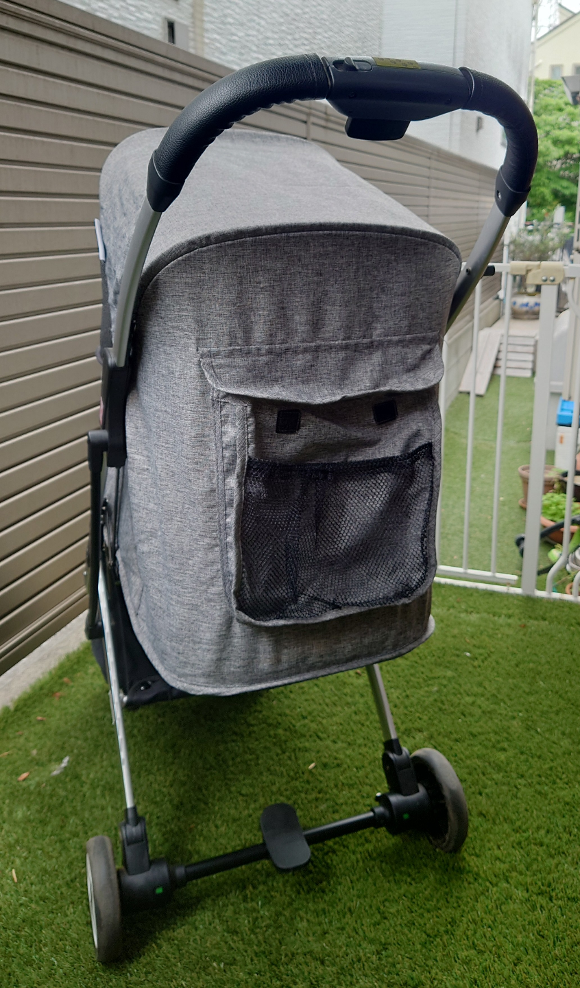 ピッコロカーネベーネ 耐荷重18kg ペットカート 犬カート  レインカバー付属の写真4枚目
