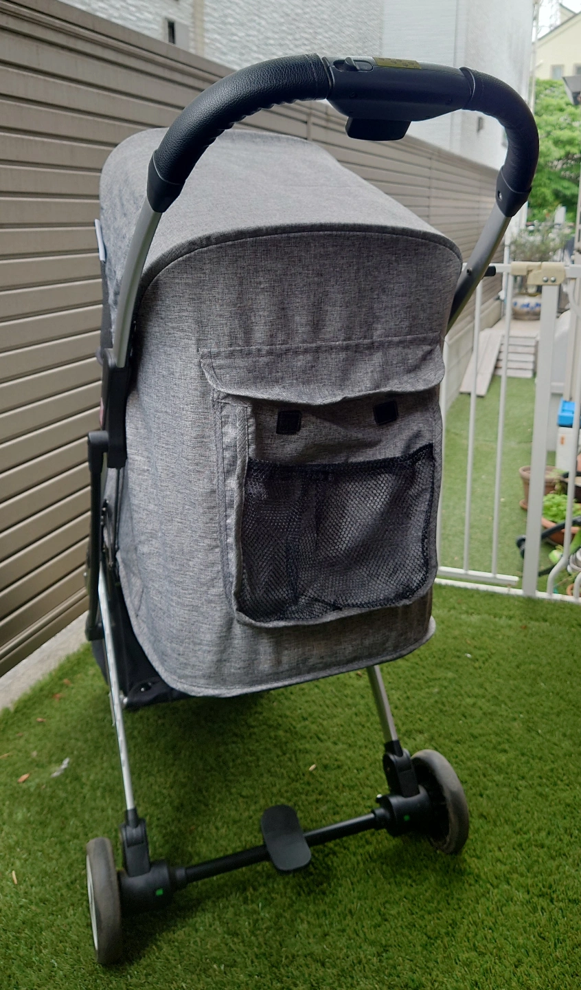ピッコロカーネベーネ 耐荷重18kg ペットカート 犬カート レインカバー付属の写真4枚目