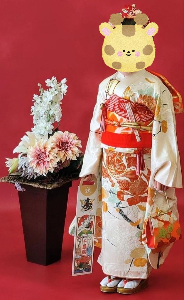 ★七五三着物✼ ７歳用★クリーム色 花柄