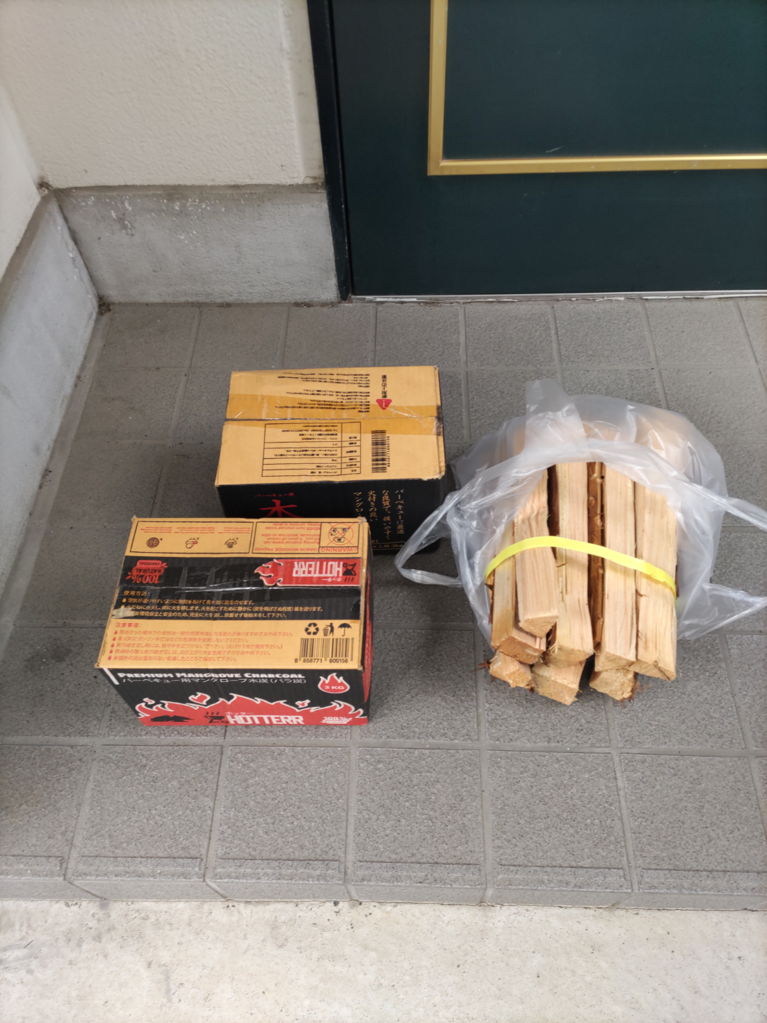 バーベキュー用マングローブ木炭 3kg×2箱＋薪