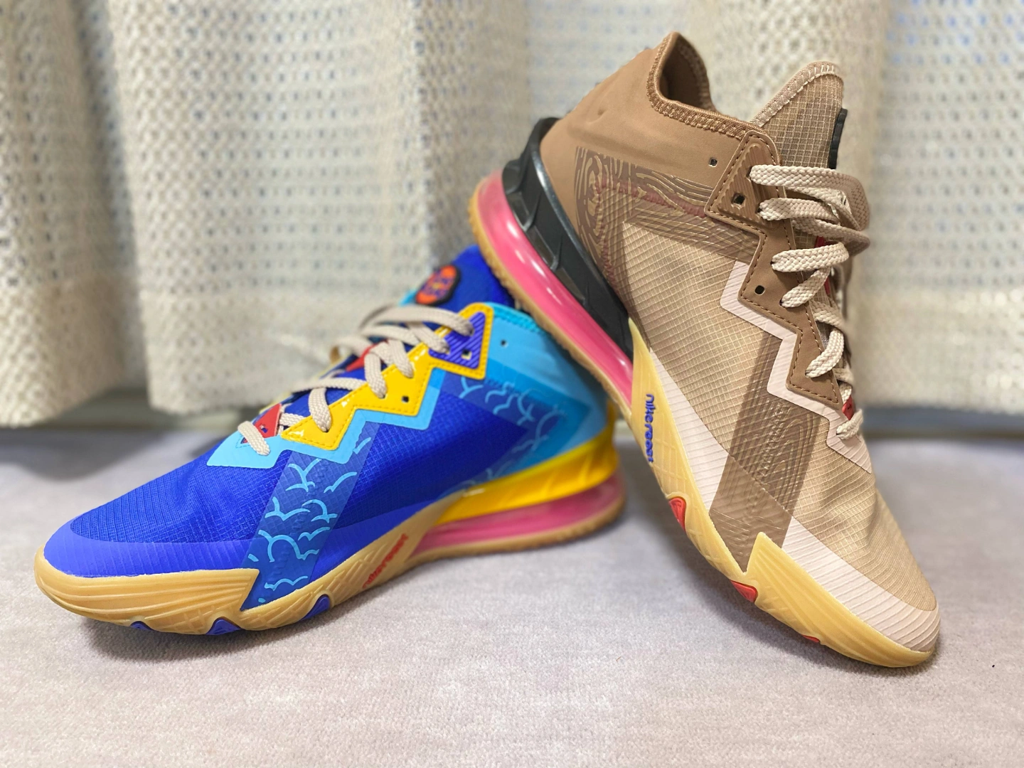 レブロン18 NIKE スニーカー TUNE SQUADの写真6枚目