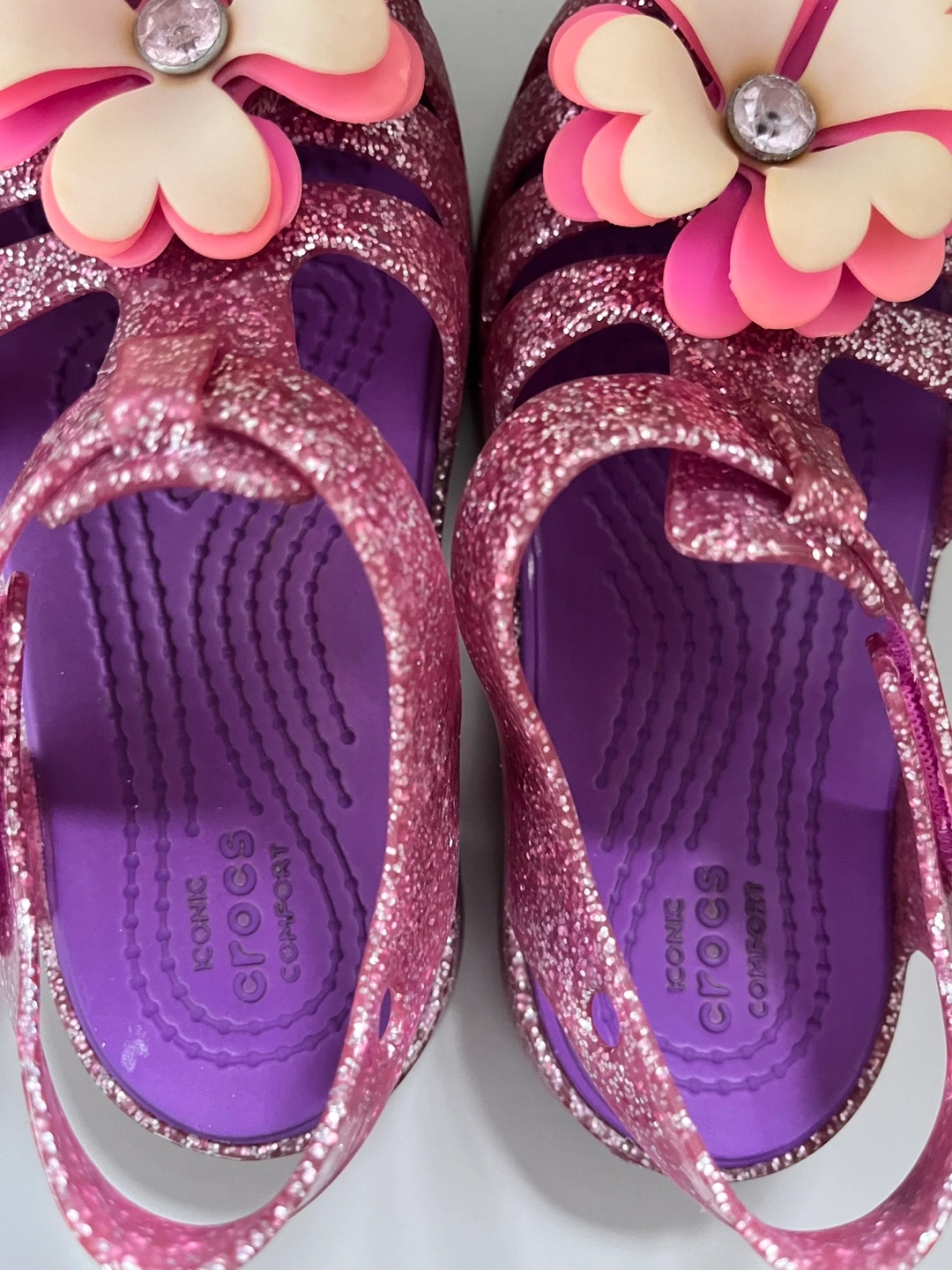 crocs ピンク フラワーサンダル 16〜17cmの写真4枚目