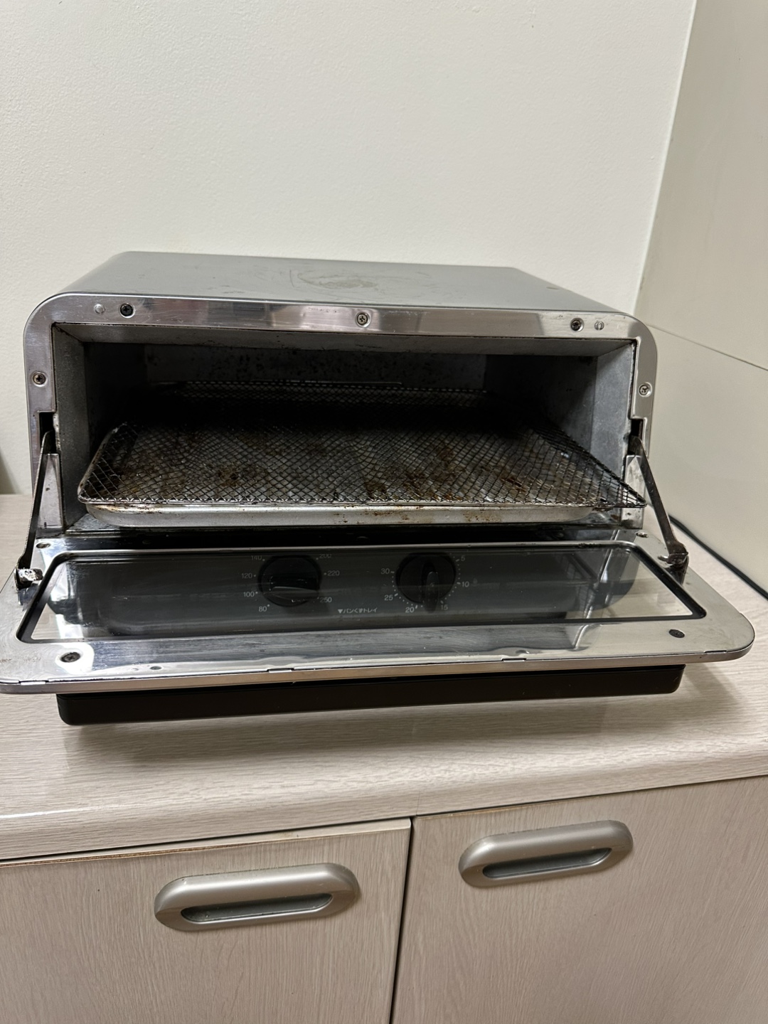 タイガー オーブントースター グレー KAE-G13Nの写真3枚目