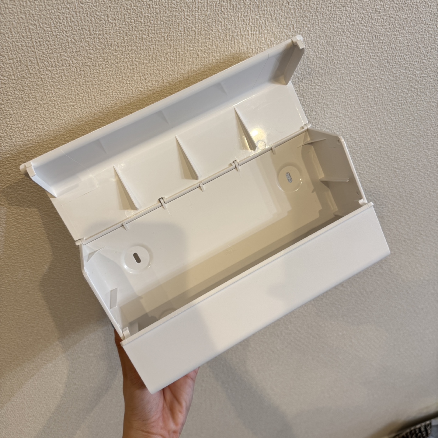 ideaco WALL PT  ティッシュ／キッチンペーパー ケース 白の写真4枚目