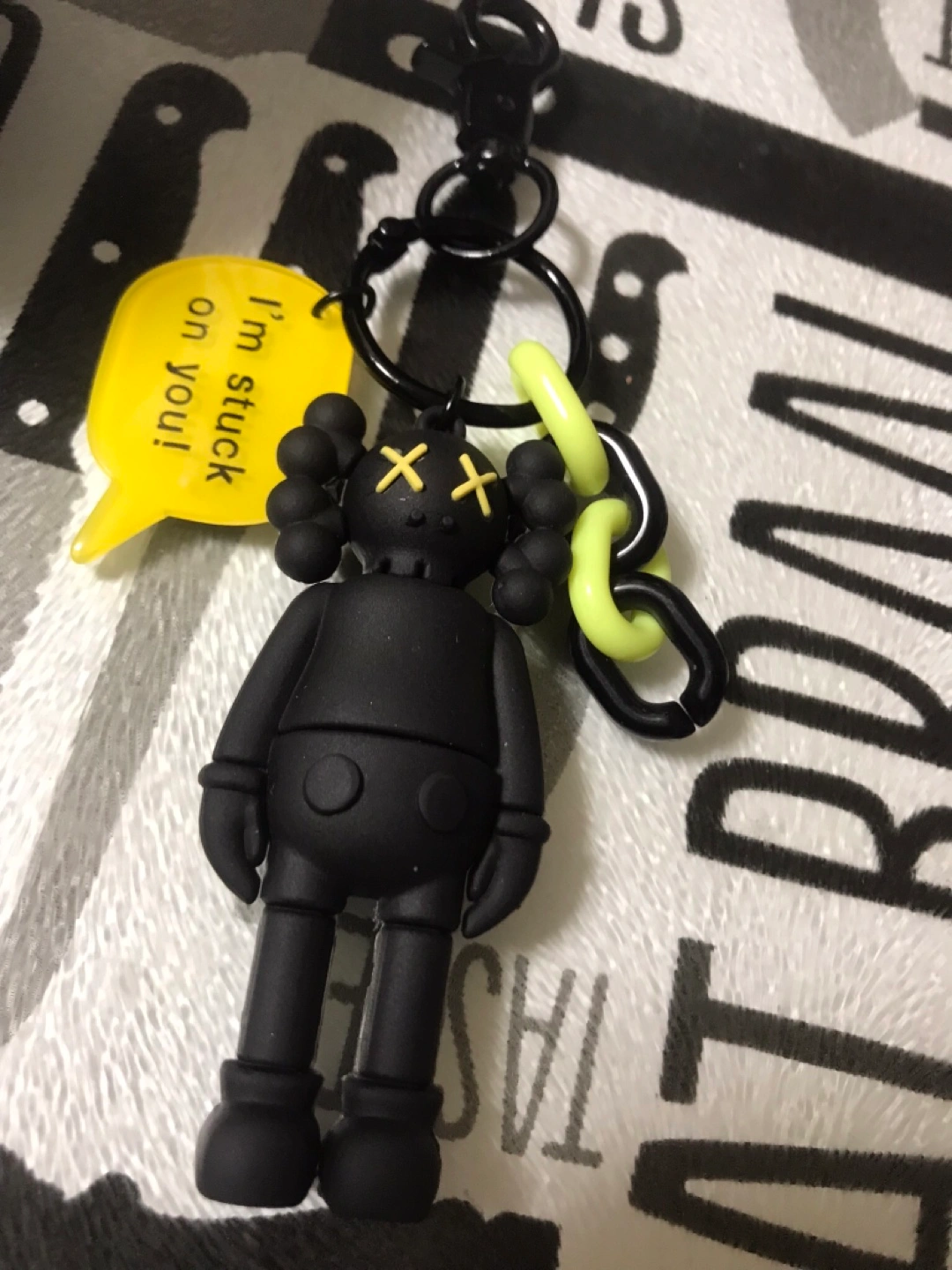 KAWS キーホルダー ブラック