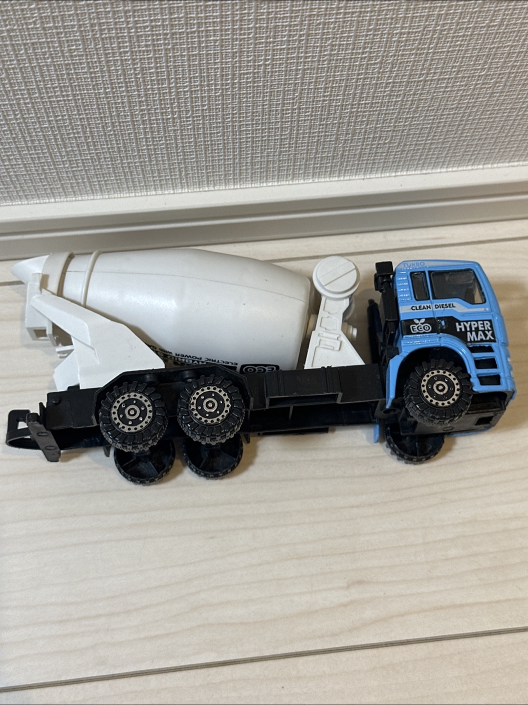 コンクリートミキサー車の写真4枚目