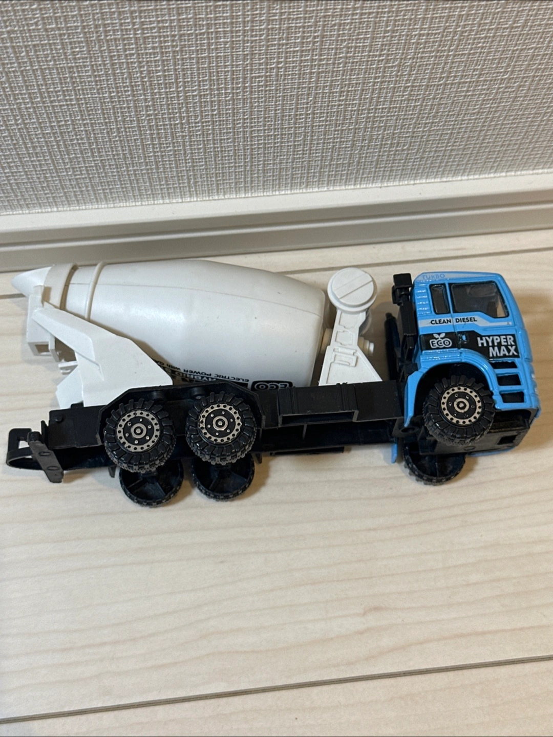 コンクリートミキサー車の写真4枚目