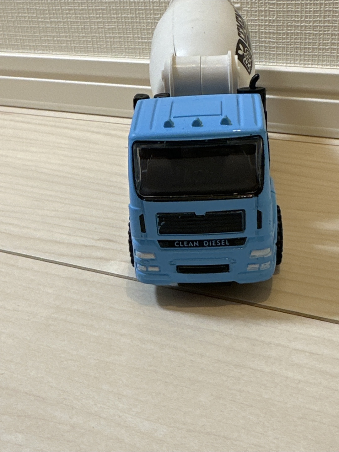コンクリートミキサー車の写真3枚目