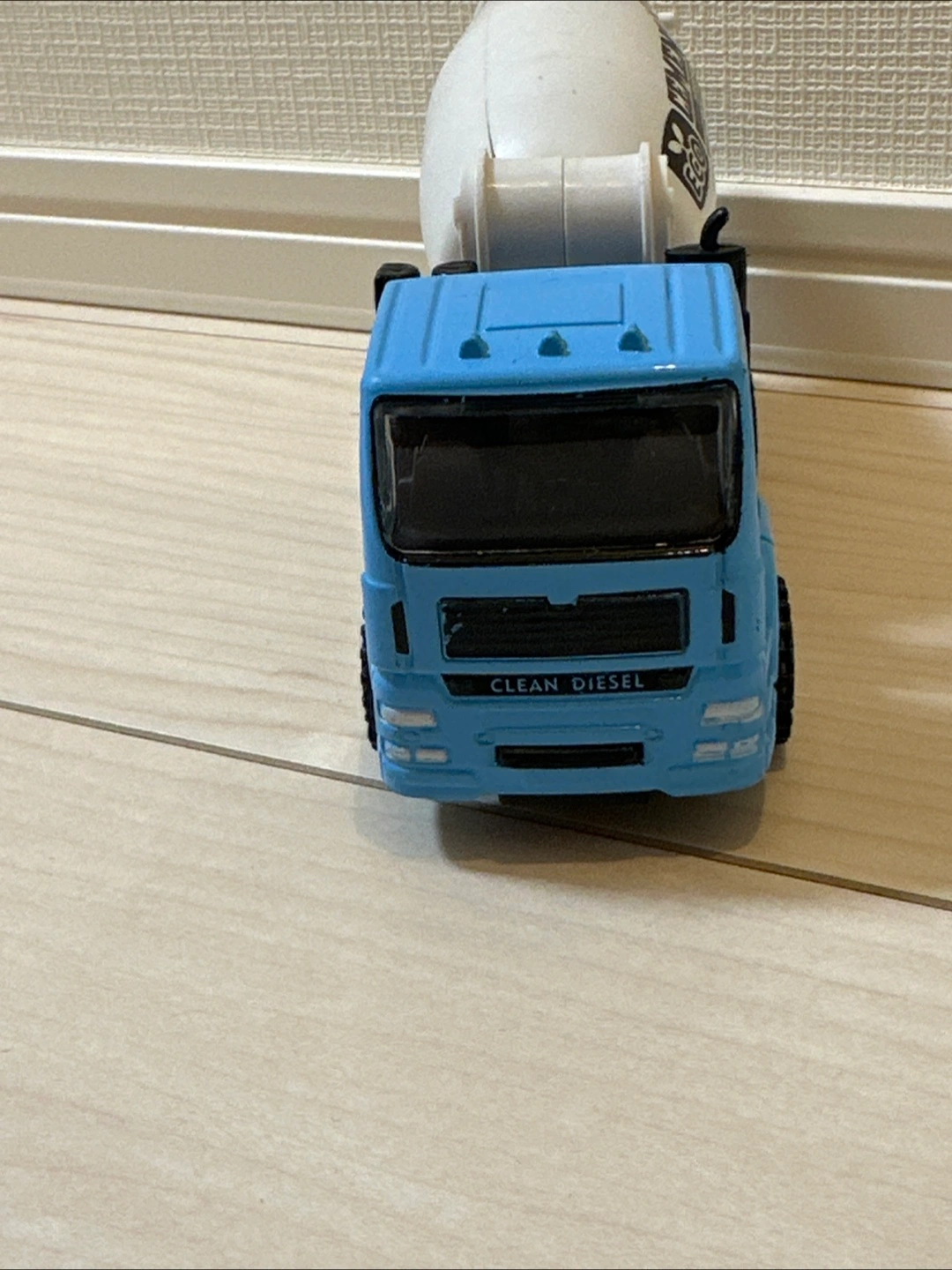 コンクリートミキサー車の写真3枚目