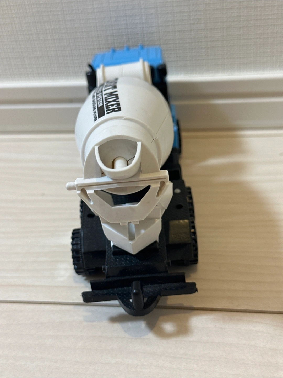 コンクリートミキサー車の写真6枚目