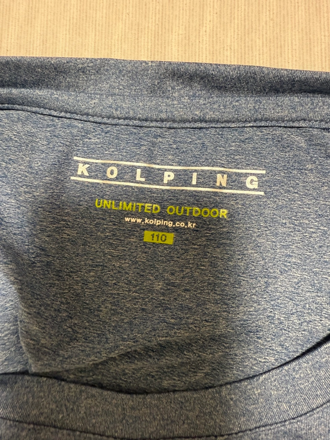 KOLPING 長袖Tーシャツ 青色 110サイズの写真4枚目