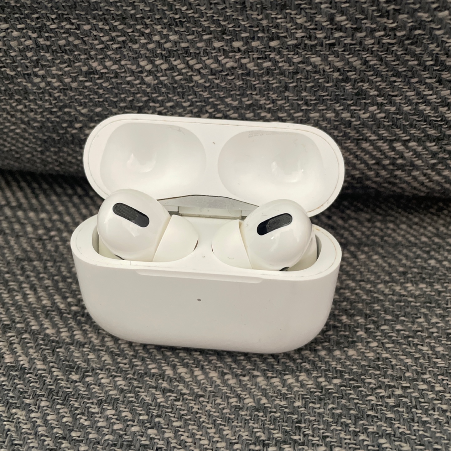 AirPods Pro イヤホン　第１世代
