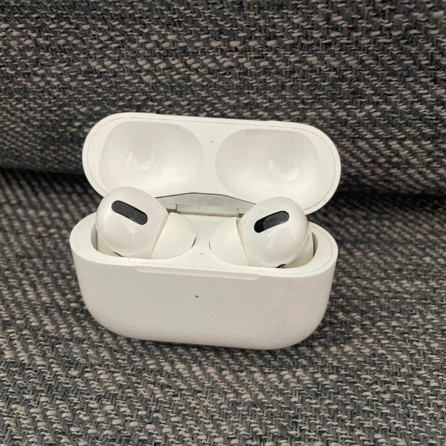 AirPods Pro イヤホン 第1世代