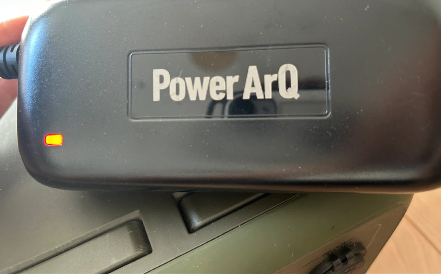 PowerArQ ポータブル電源 カーキ色の写真9枚目