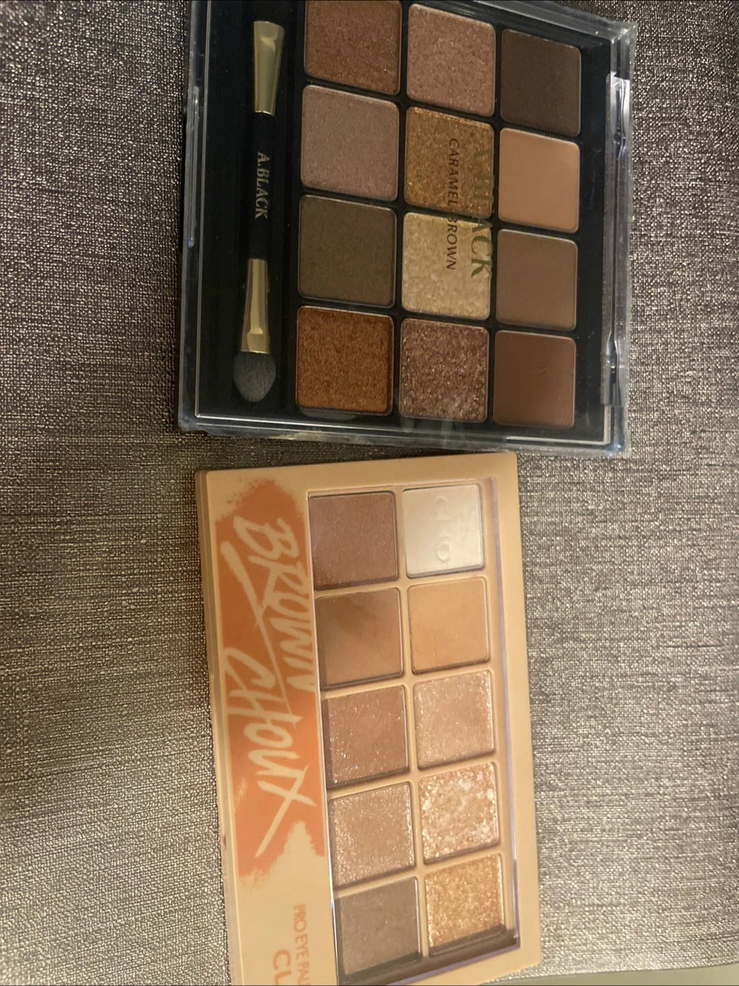 CLIO A.BLACK アイシャドウパレット