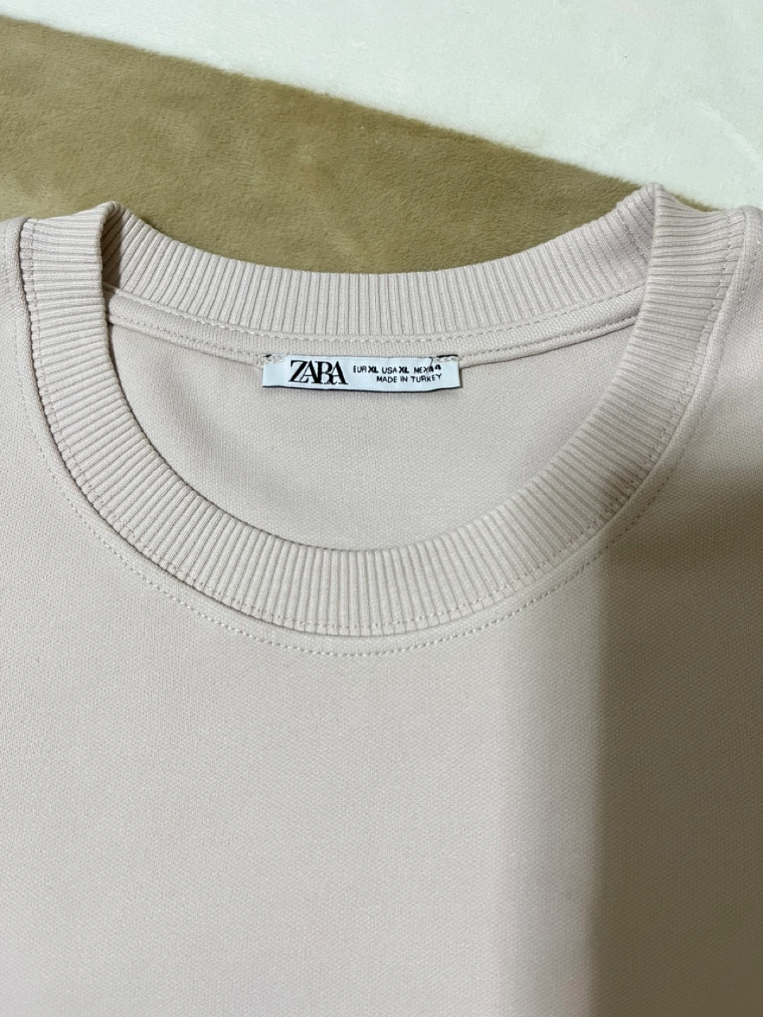 ZARA Tシャツ ピンクベージュ (new)の写真2枚目