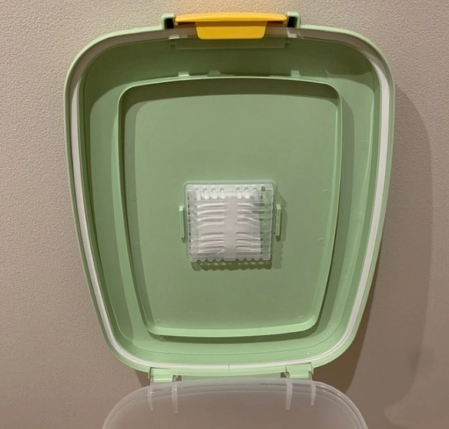 【超美品】ペットフード ストッカー 保存容器 アイリスオーヤマの写真4枚目