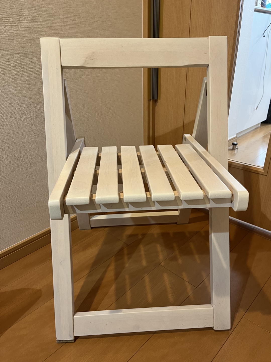 木製折りたたみ椅子 白色の写真2枚目