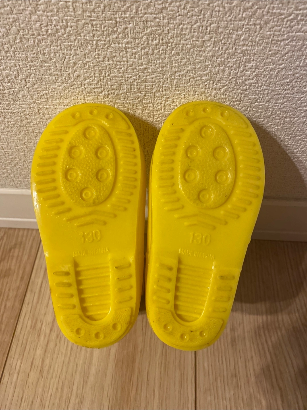 キッズシューズ 13センチ はらぺこあおむし レインブーツ 黄色の写真6枚目