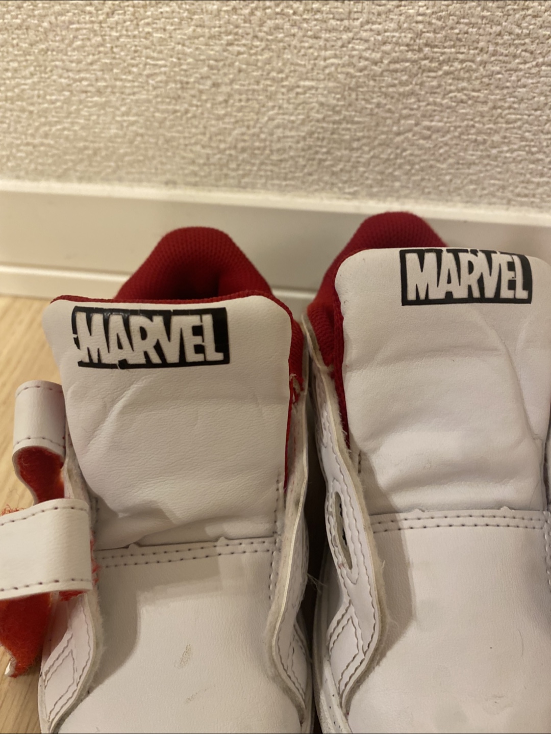 アディダス キッズスニーカー 14センチ　白 スパイダーマンの写真9枚目