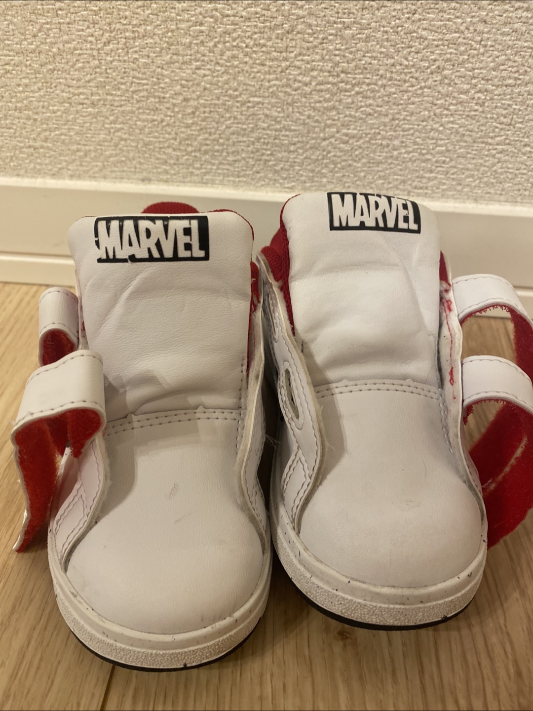 アディダス キッズスニーカー 14センチ　白 スパイダーマンの写真7枚目