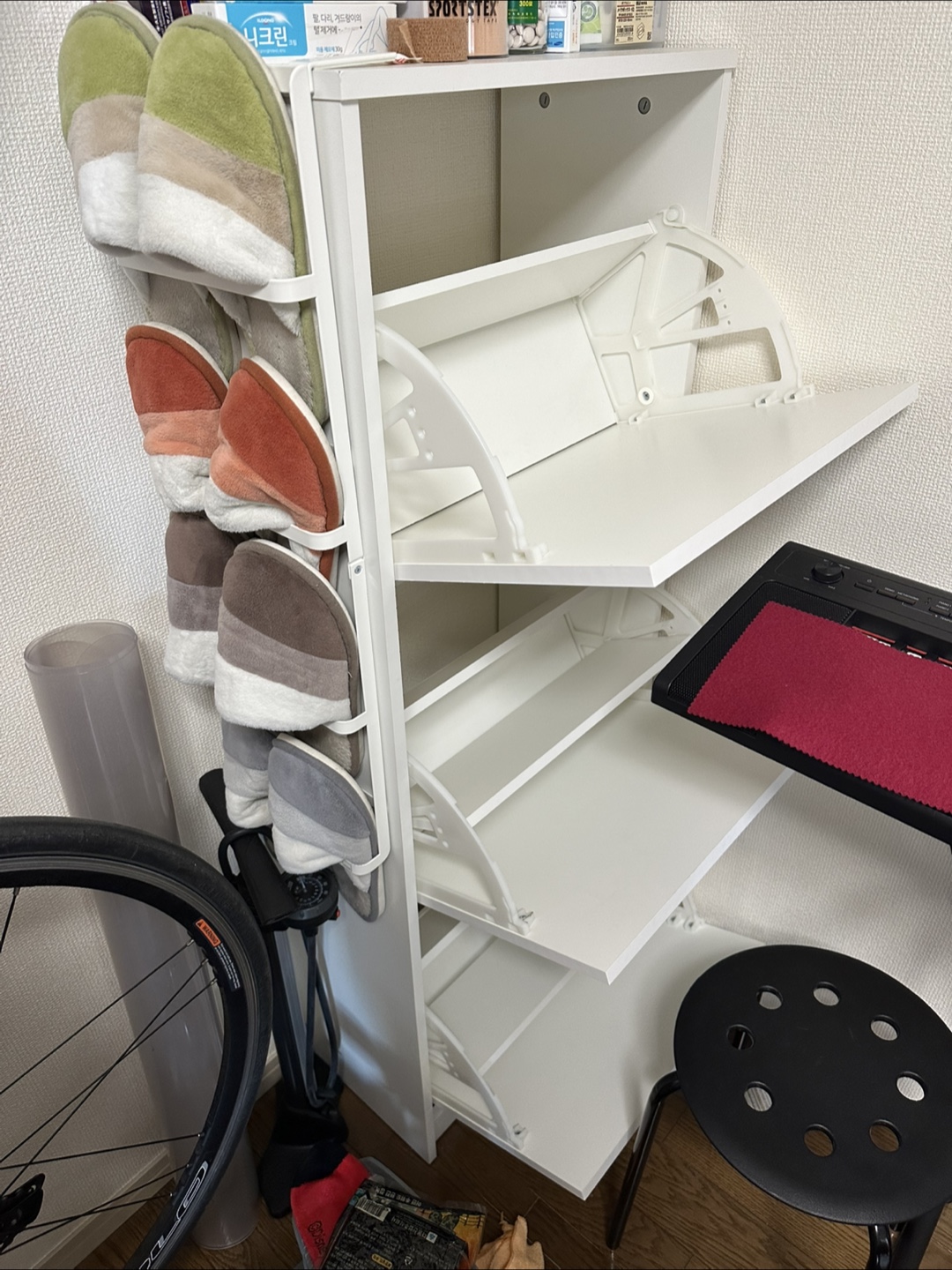 IKEA BISSA ビッサ3段下駄箱の写真2枚目