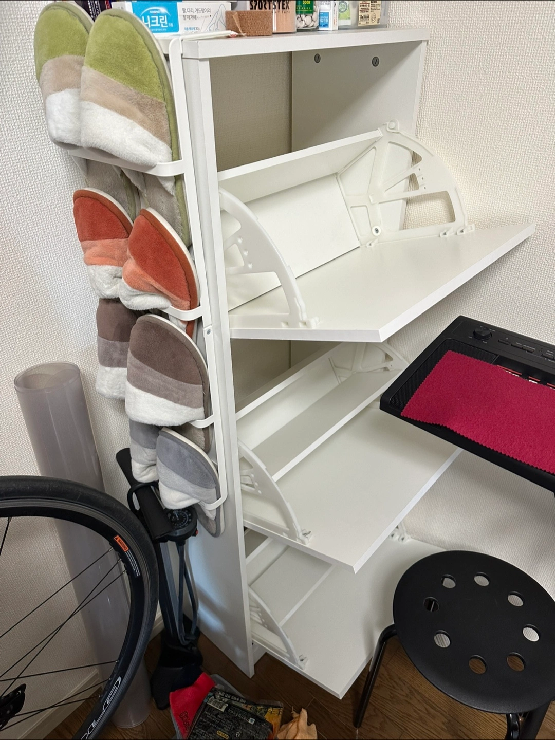 IKEA BISSA ビッサ3段下駄箱の写真2枚目