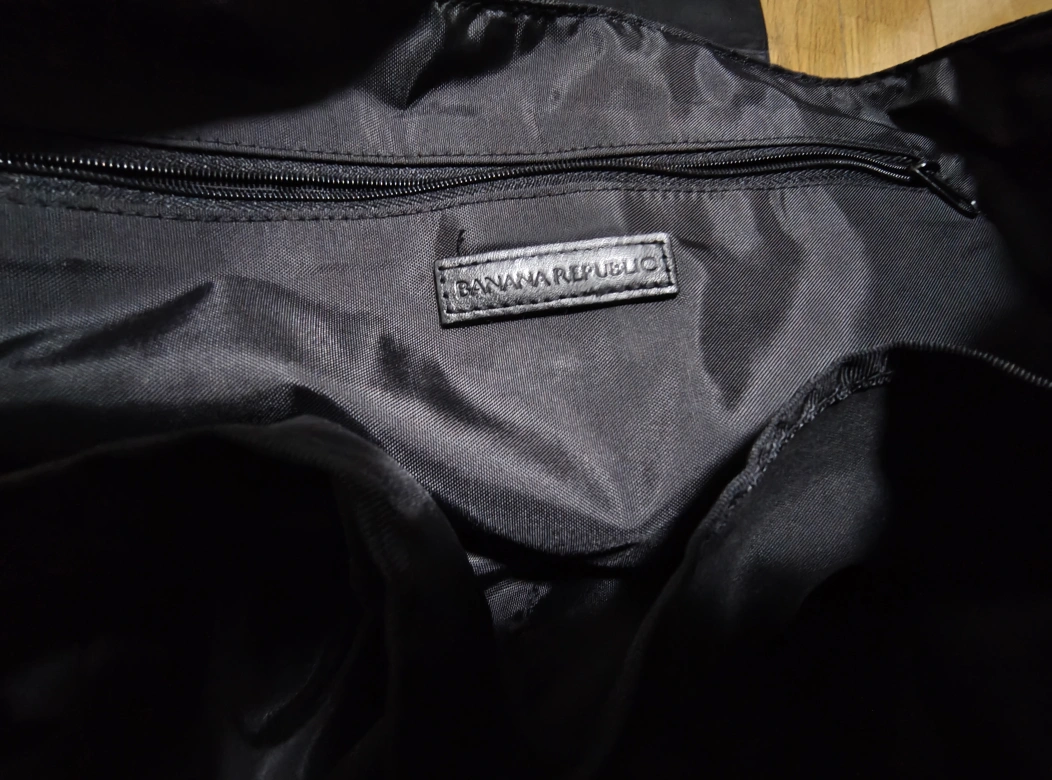 日本未発売⭐︎BANANA REPUBLIC MEN メッセンジャーバッグの写真4枚目