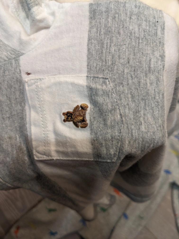GAP 恐竜柄ロンパースとボディスーツセットの写真3枚目