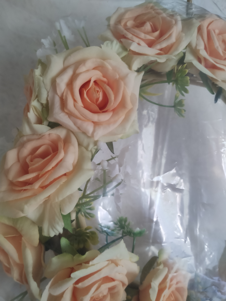 造花　リース　薔薇の写真2枚目