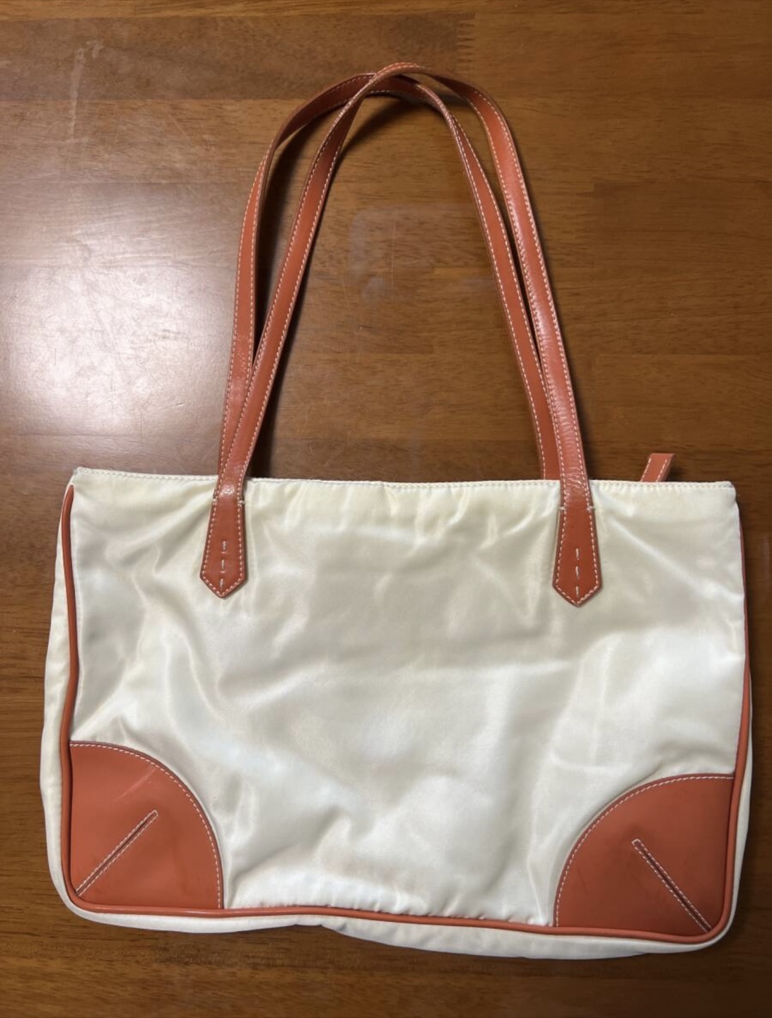 プラダ トートバッグ ミニバッグ　ナイロン製の写真2枚目