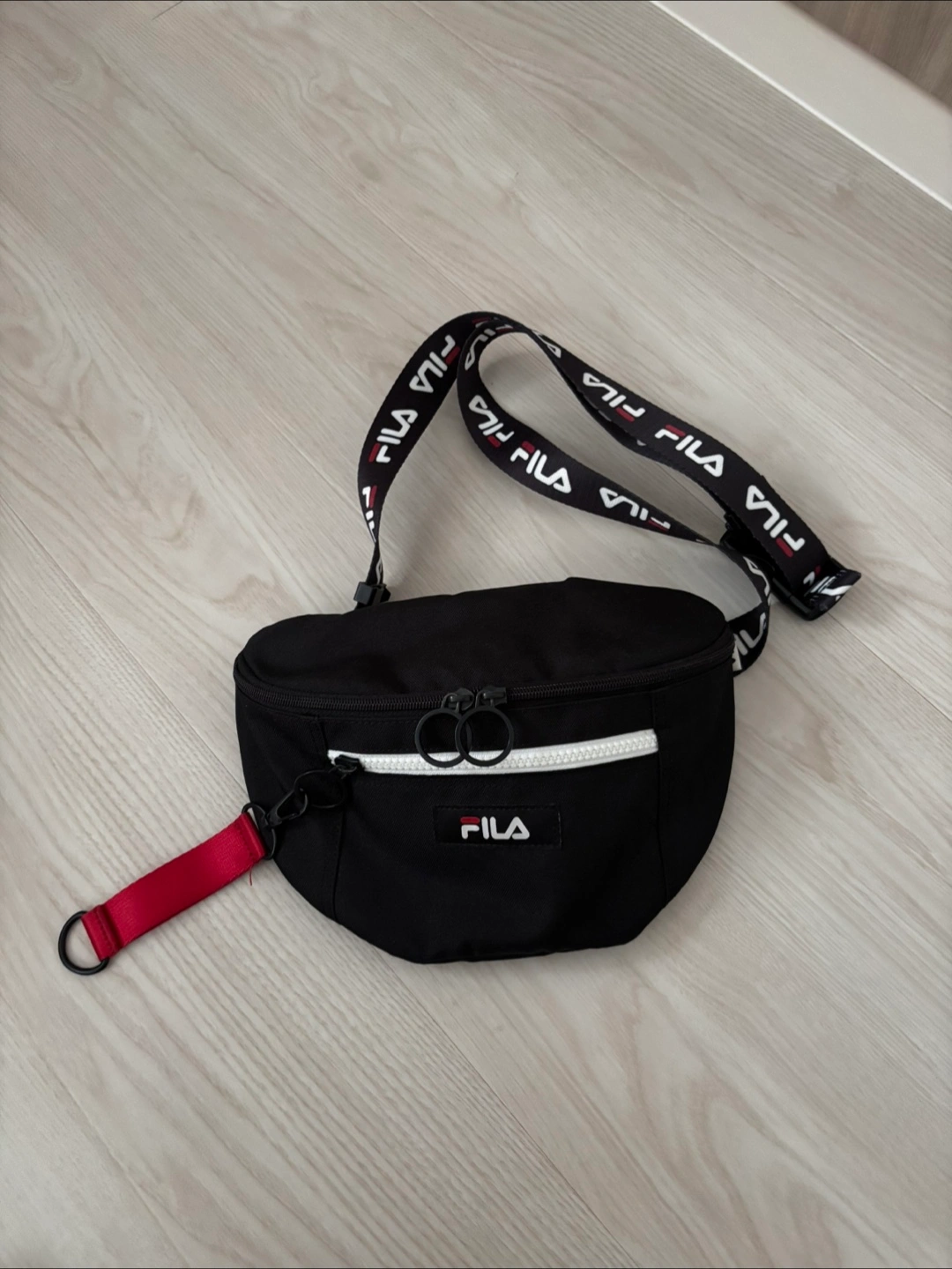 【美品】FILA ウエストバッグ ブラック