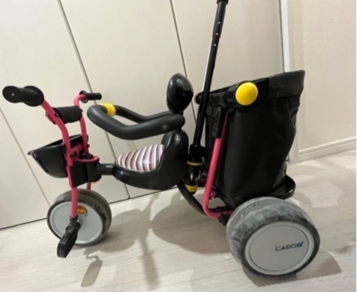 CARGO+ 三輪車 ピンク ブラックの写真2枚目