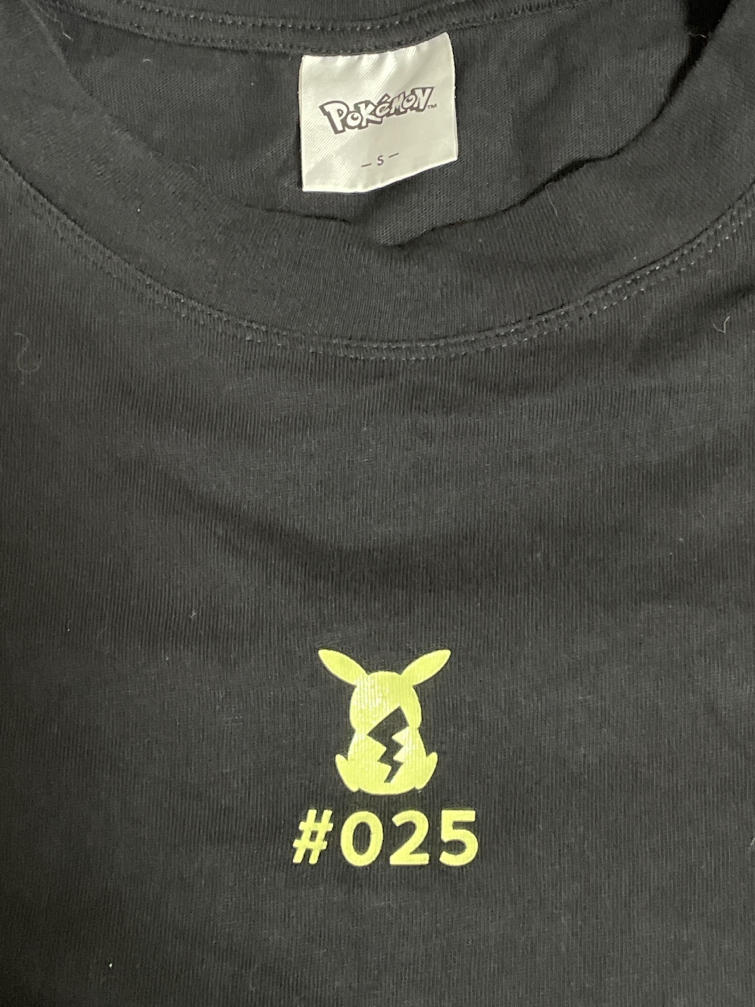 GU ポケモン Tシャツ 黒 Sサイズの写真2枚目