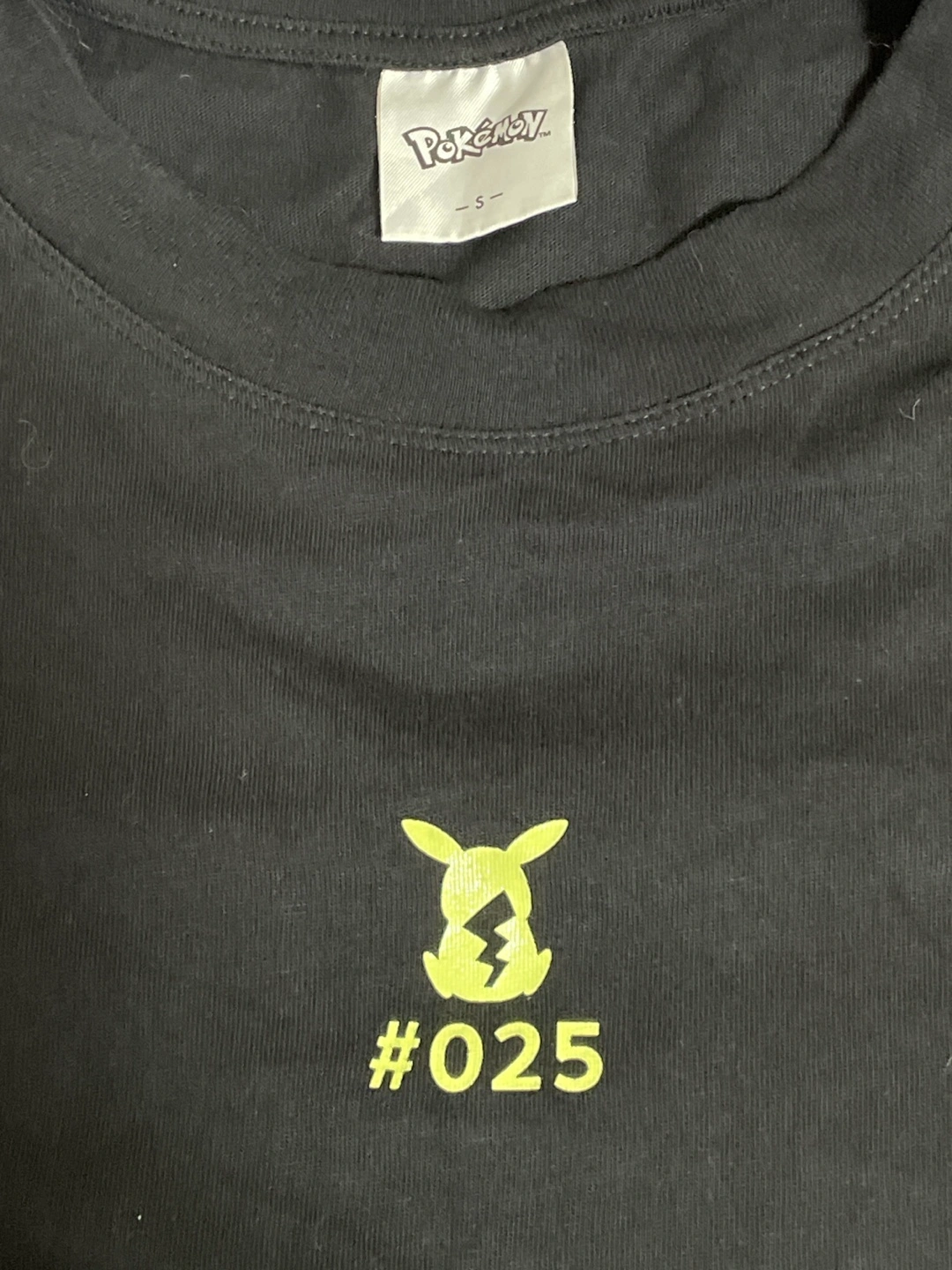 GU ポケモン Tシャツ 黒 Sサイズの写真2枚目