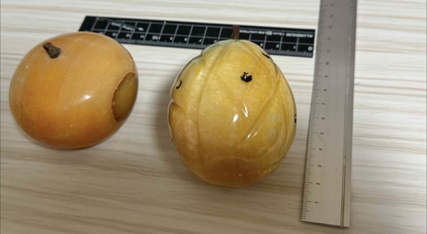 ヴィンテージ　ジェム　天然石　フルーツ　果物　石の写真2枚目