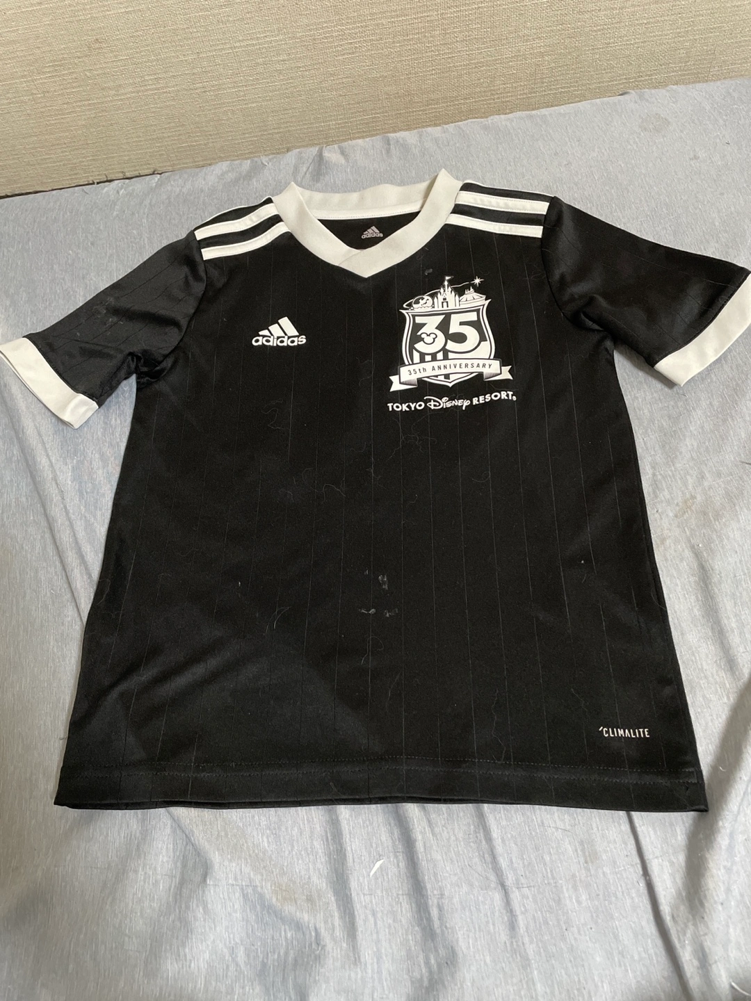 アディダス Tシャツ 黒 130cm 東京ディズニーリゾート35周年