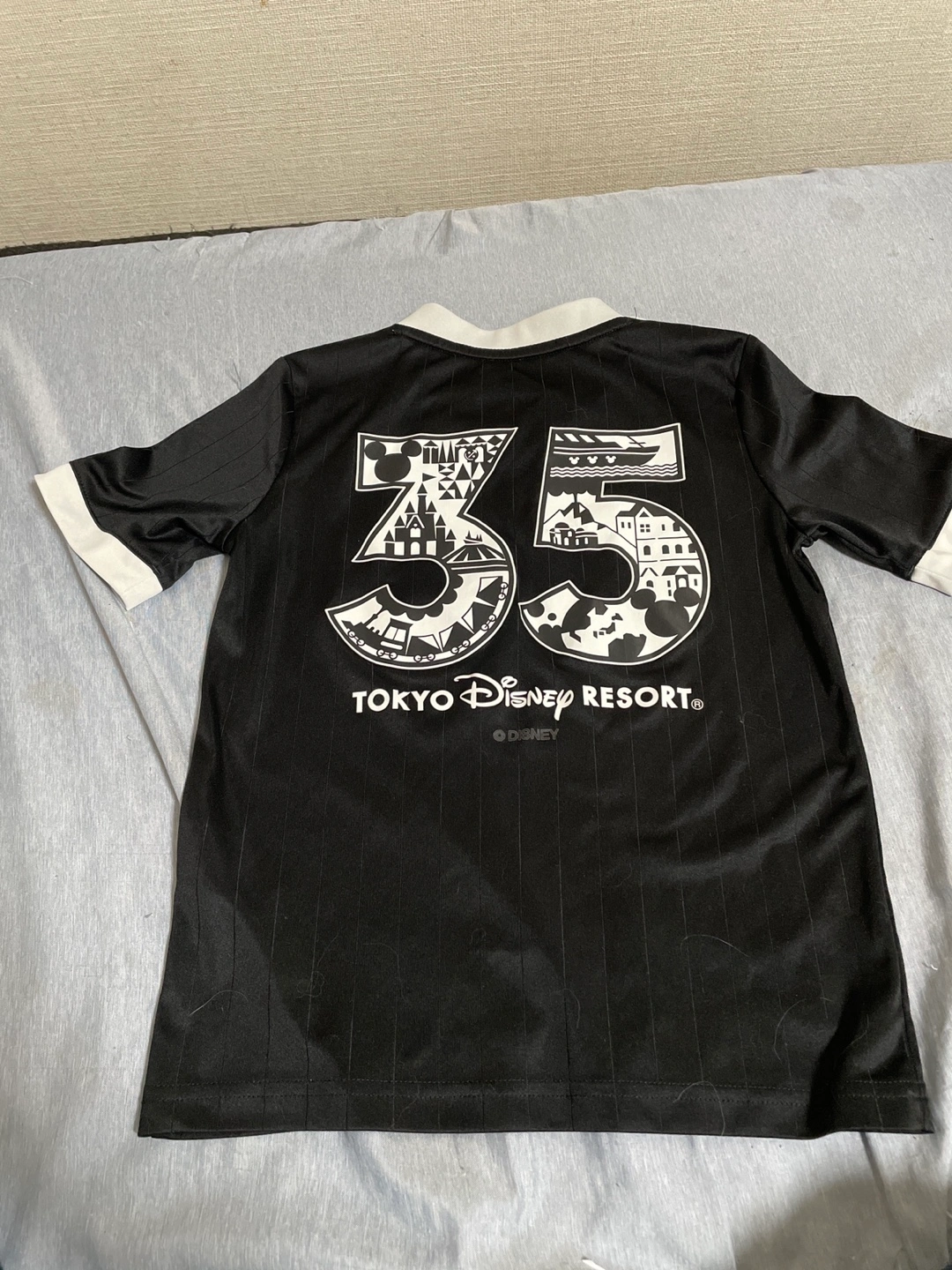 アディダス Tシャツ 黒 130cm 東京ディズニーリゾート35周年の写真2枚目