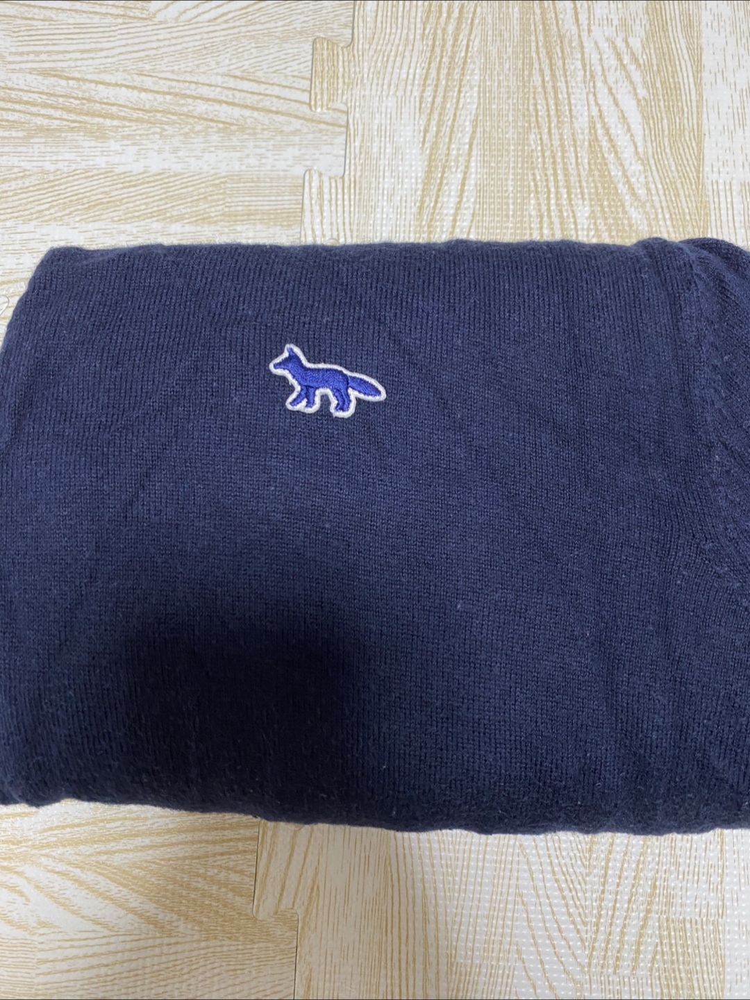 MAISON KITSUNÉ セーター 紺色 Lサイズの写真2枚目