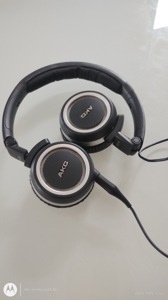 AKG ヘッドホン ブラック