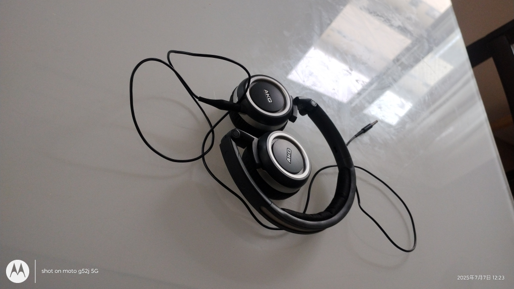 AKG ヘッドホン ブラックの写真2枚目