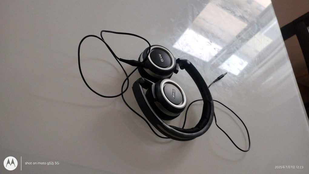 AKG ヘッドホン ブラックの写真2枚目