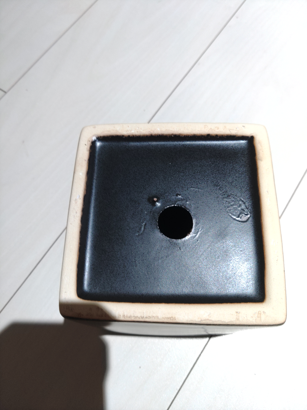 植木鉢 白黒2つ 約11cmの写真3枚目