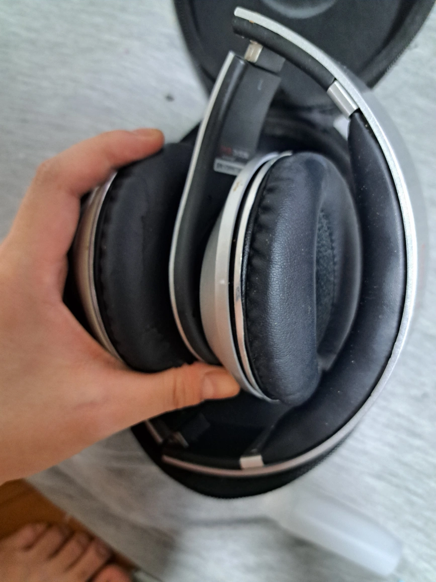 Beats by Dr. Dre ヘッドホン シルバーの写真2枚目