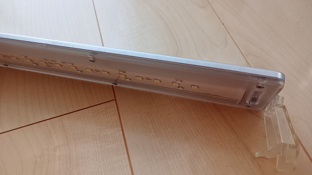GEX 60cm水槽用LEDライトの写真6枚目