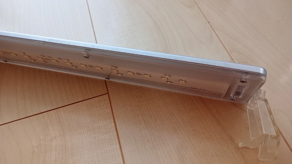 GEX 60cm水槽用LEDライトの写真6枚目